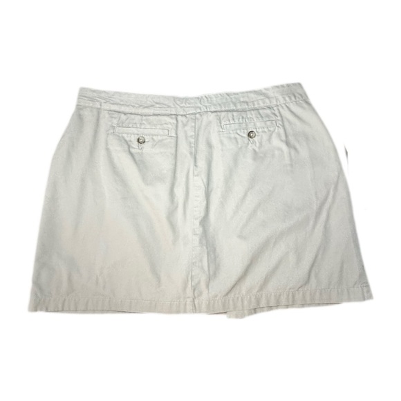 Lands' End Women's Light Khaki Skort with Buttons - Picture 2 of 5